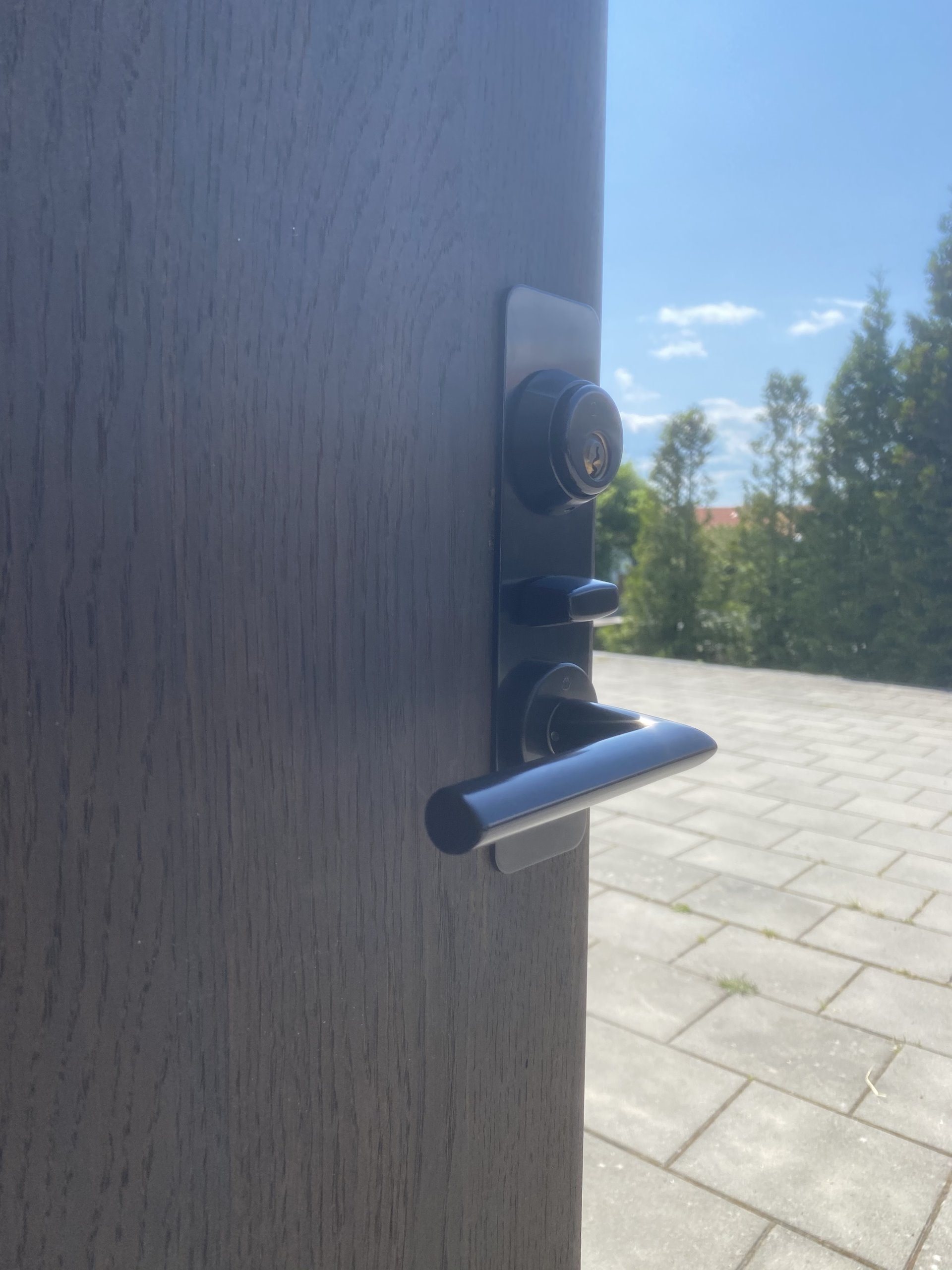 JW-Exterior-Door-Handle-Stockholm-Dark-Bronze-on-Bering-Oak-black-oiled-1
